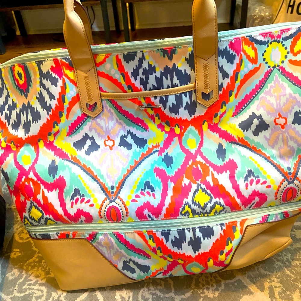 Multi- color Travel Expandable Tote! LIKE NEW